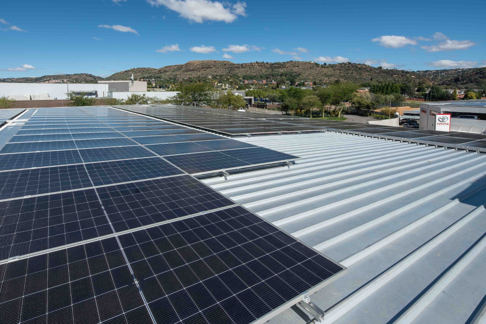 Large commercial rooftop solar PV array