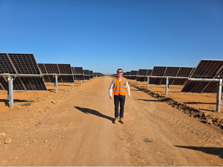 Agricultural solar-powered water supply installation